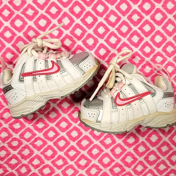 ° SZ 2 • Baby Sneakers ° - Picture 2 of 8